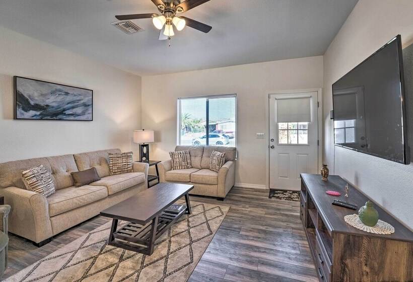 Pet Friendly Retreat   1 Block To Colorado River!