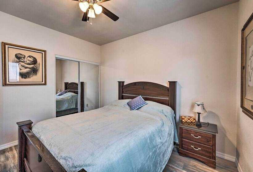 Pet Friendly Retreat   1 Block To Colorado River!
