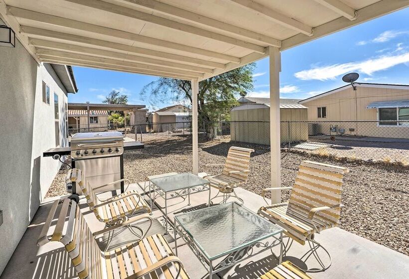 Pet Friendly Retreat   1 Block To Colorado River!