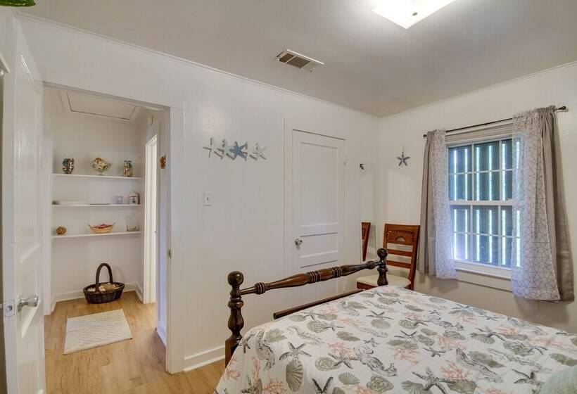 Pet Friendly Retreat In Gulfport < 1 Mi To Beach!
