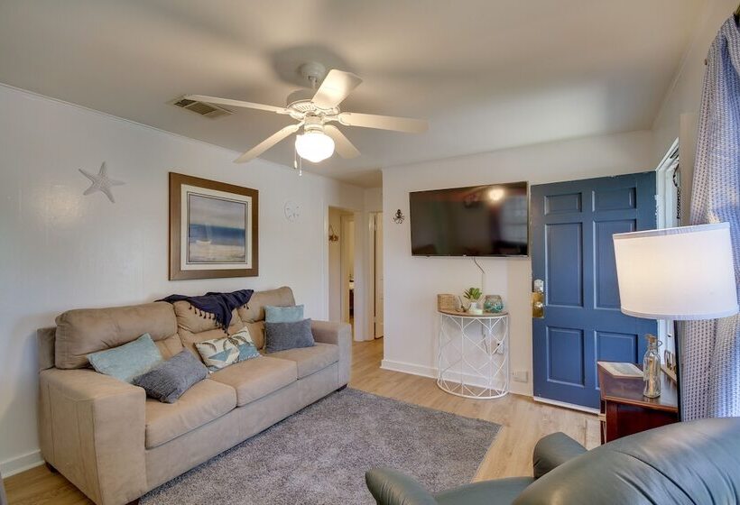 Pet Friendly Retreat In Gulfport < 1 Mi To Beach!