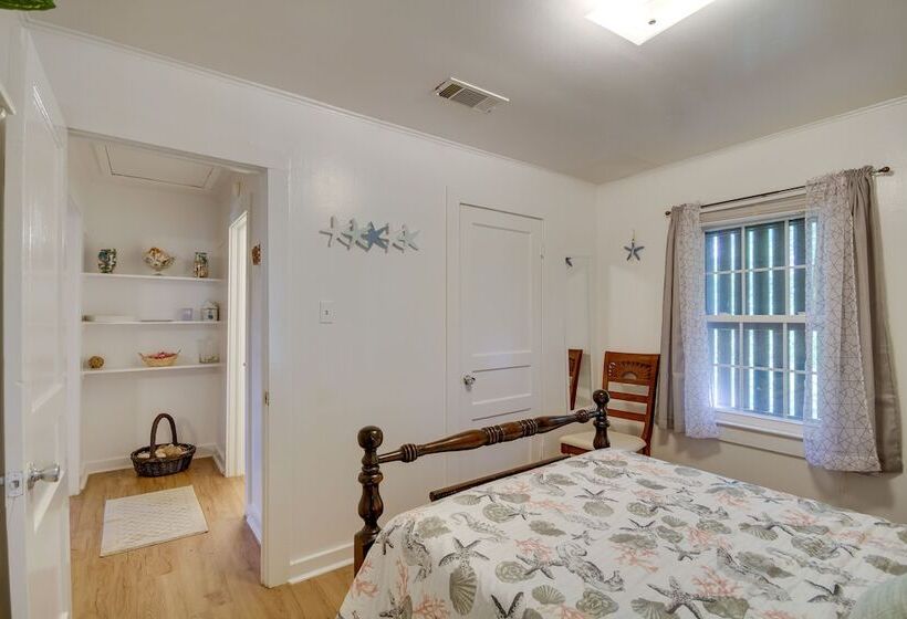 Pet Friendly Retreat In Gulfport < 1 Mi To Beach!