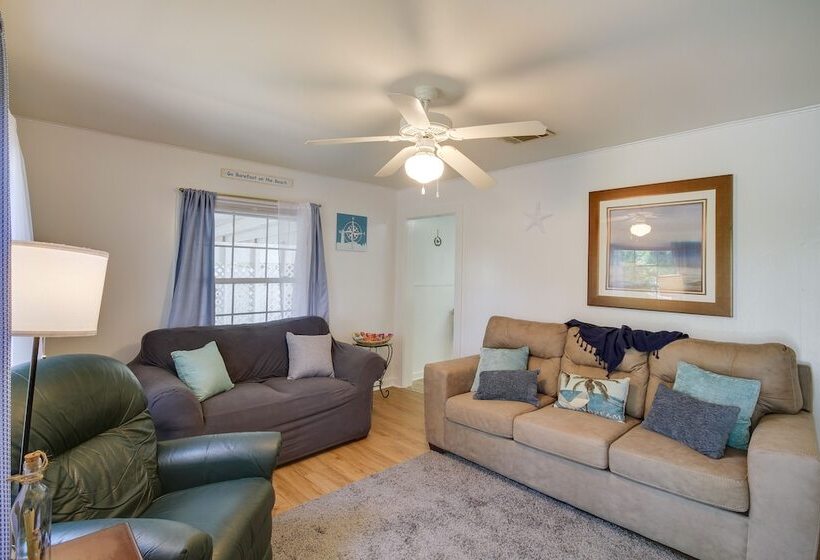 Pet Friendly Retreat In Gulfport < 1 Mi To Beach!
