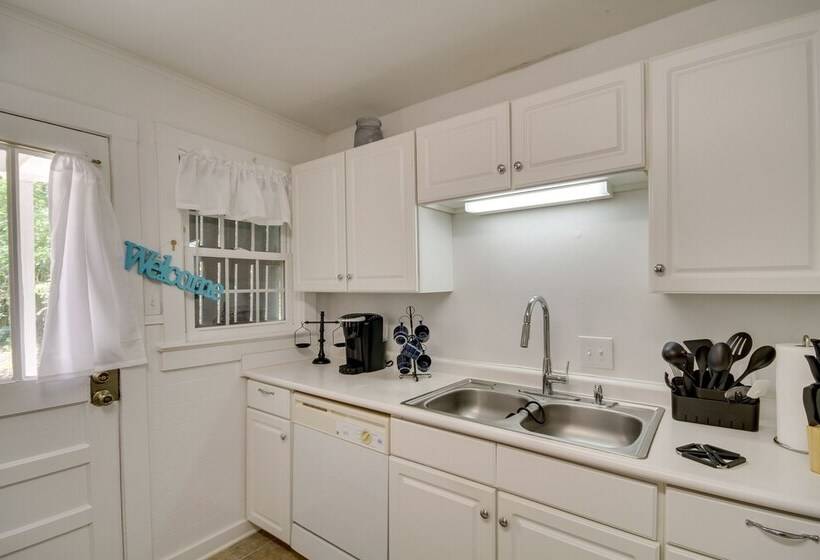 Pet Friendly Retreat In Gulfport < 1 Mi To Beach!