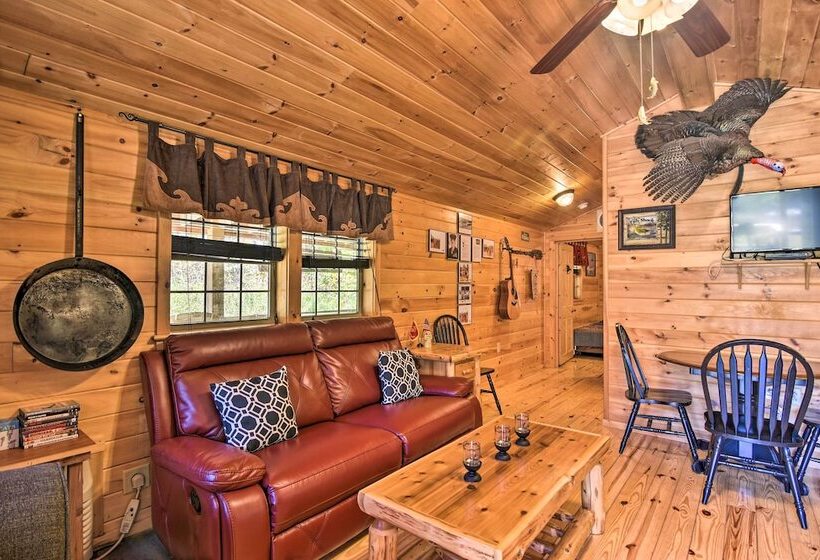Parsons Semper Fi Cabin W/ Fire Pit!