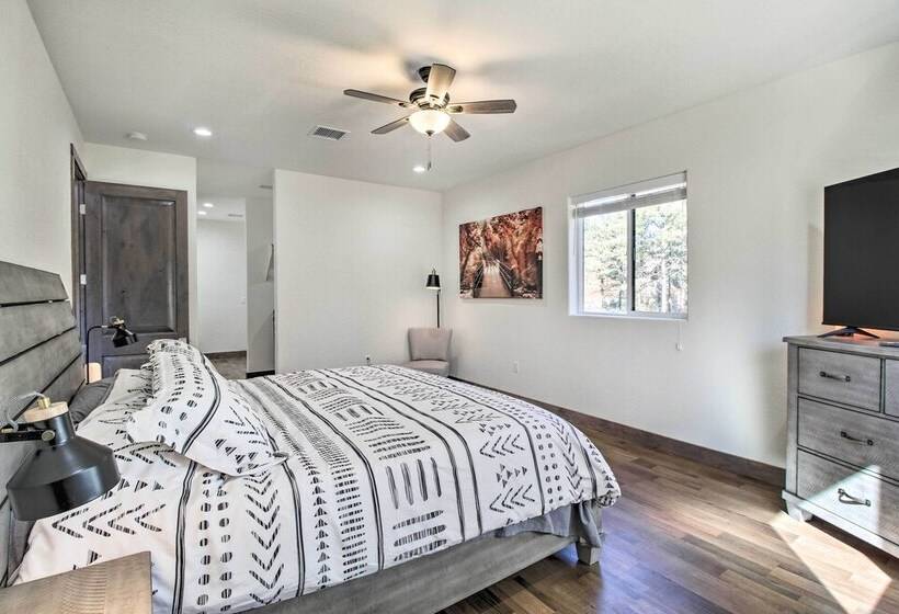 Pet Friendly Show Low Cabin: Near Hiking!