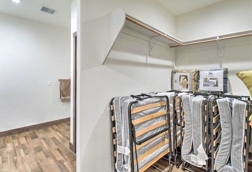 Pet Friendly Show Low Cabin: Near Hiking!