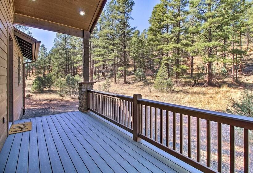 Pet Friendly Show Low Cabin: Near Hiking!