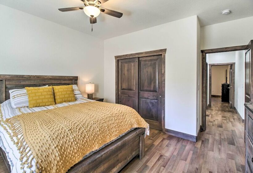 Pet Friendly Show Low Cabin: Near Hiking!