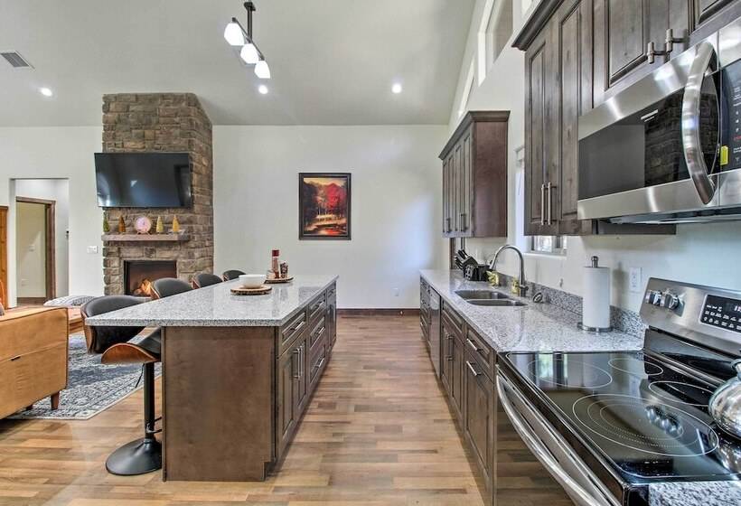 Pet Friendly Show Low Cabin: Near Hiking!