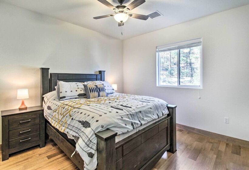 Pet Friendly Show Low Cabin: Near Hiking!