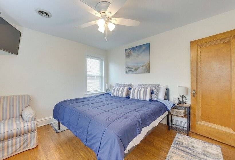 Pet Friendly St Louis Home W/ Grill & Backyard