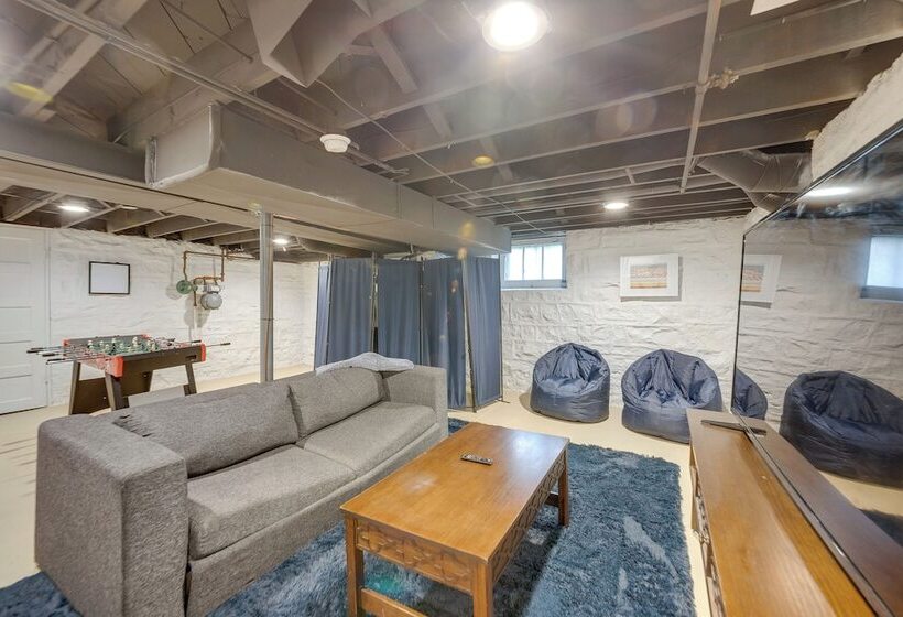 Pet Friendly St Louis Home W/ Grill & Backyard