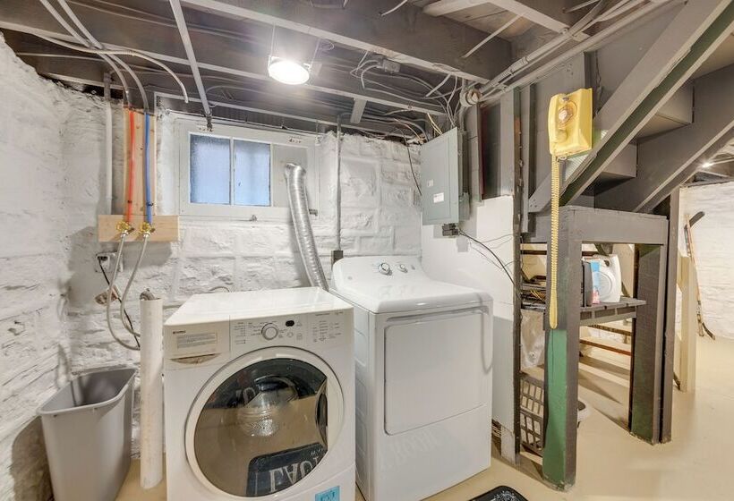 Pet Friendly St Louis Home W/ Grill & Backyard