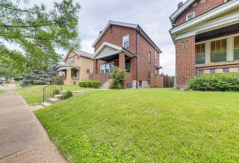 Pet Friendly St Louis Home W/ Grill & Backyard