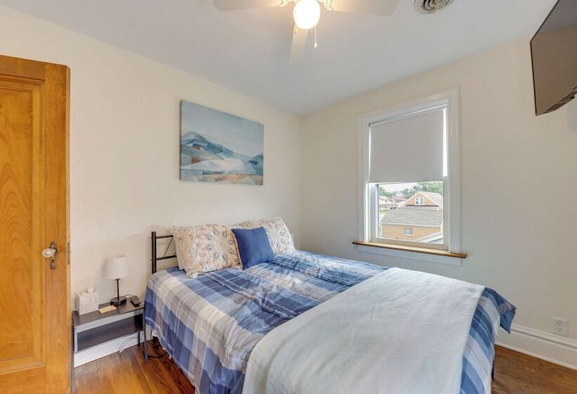 Pet Friendly St Louis Home W/ Grill & Backyard