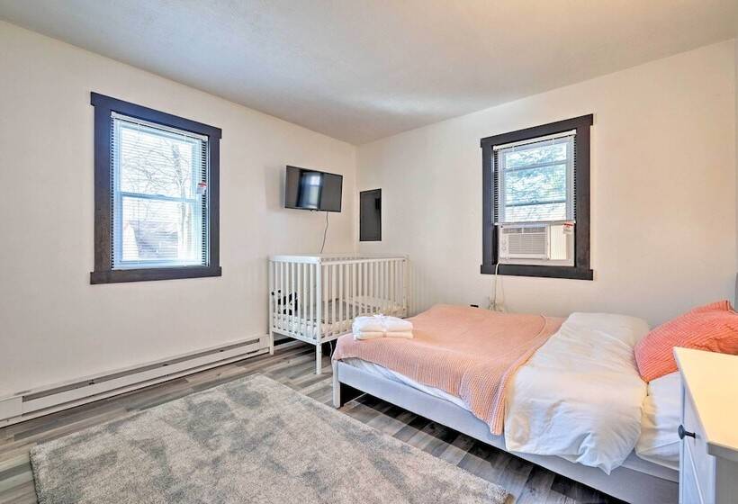 Pet Friendly Tobyhanna Abode W/ Movie Room & Pool!