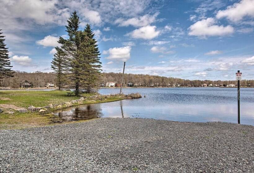 Pet Friendly Tobyhanna Abode W/ Movie Room & Pool!