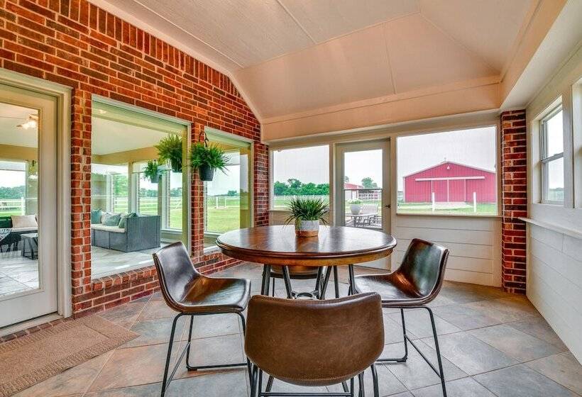 Large Yard: Pet Friendly Waxahachie Vacation Home!