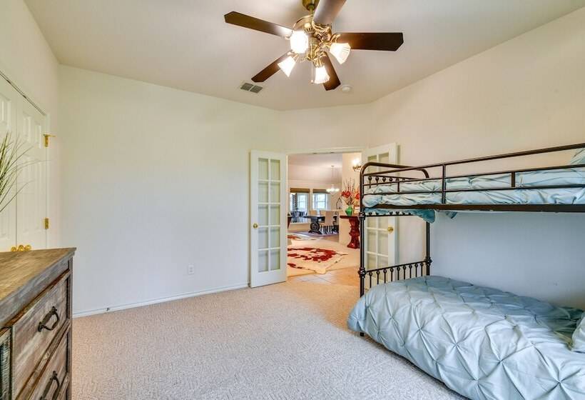 Large Yard: Pet Friendly Waxahachie Vacation Home!