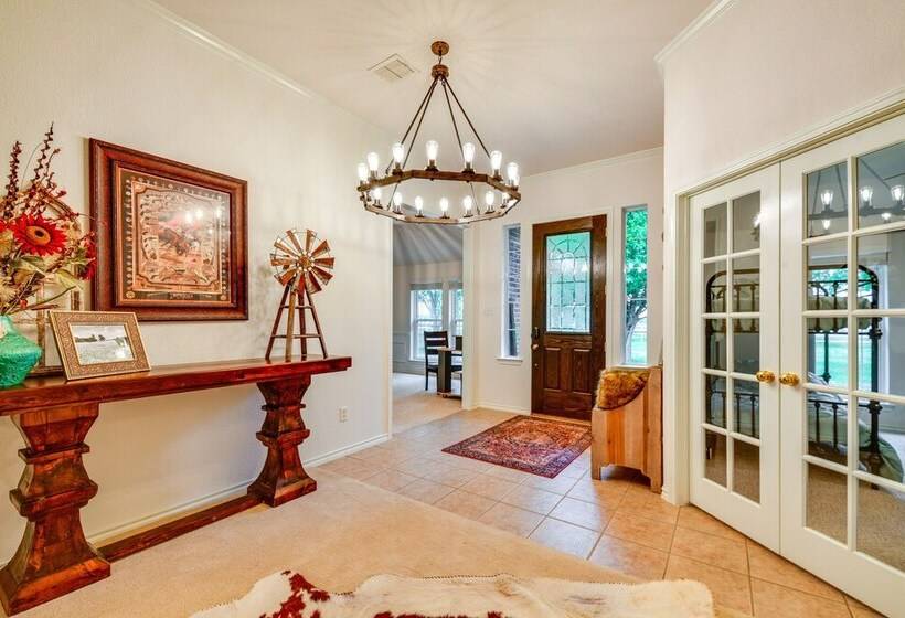 Large Yard: Pet Friendly Waxahachie Vacation Home!