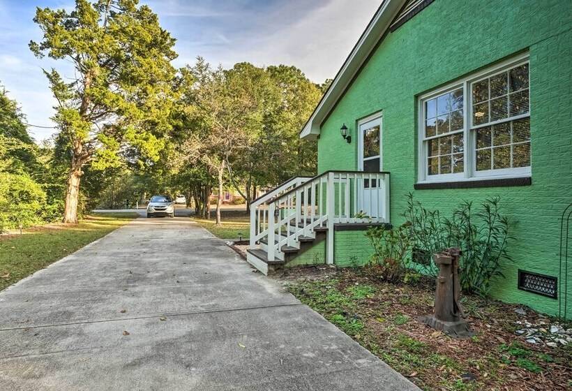 Pet Friendly Wilmington Home ~ 5 Mi To Beach!
