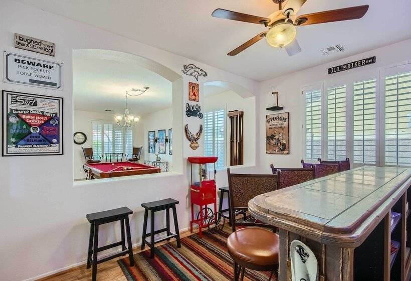 Phoenix Retreat W/ Heated Pool, Gas Grill & Yard!