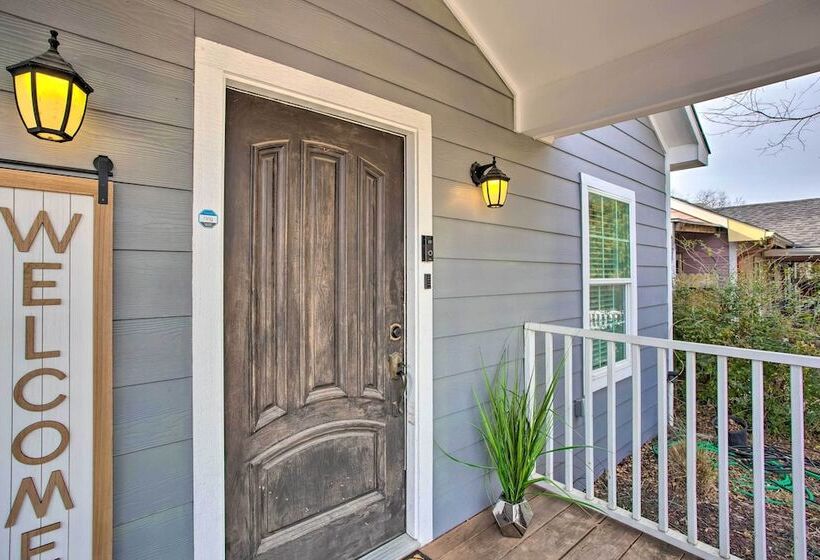 4 Mi To Dtwn Dallas: Home W/ Fire Pit + Gazebo