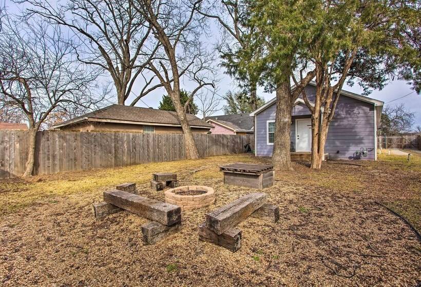 4 Mi To Dtwn Dallas: Home W/ Fire Pit + Gazebo
