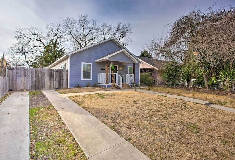 4 Mi To Dtwn Dallas: Home W/ Fire Pit + Gazebo