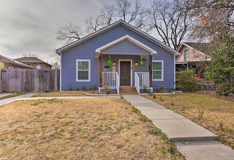 4 Mi To Dtwn Dallas: Home W/ Fire Pit + Gazebo