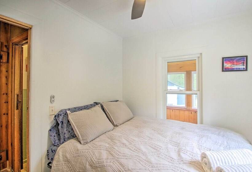 Picturesque Retreat On 1 Acre W/ Gas Grill!