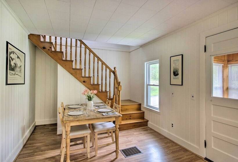 Picturesque Retreat On 1 Acre W/ Gas Grill!