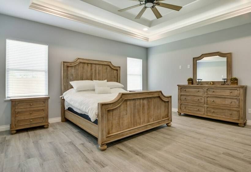 Picturesque Texas Gulf Coast Home In Port Isabel!