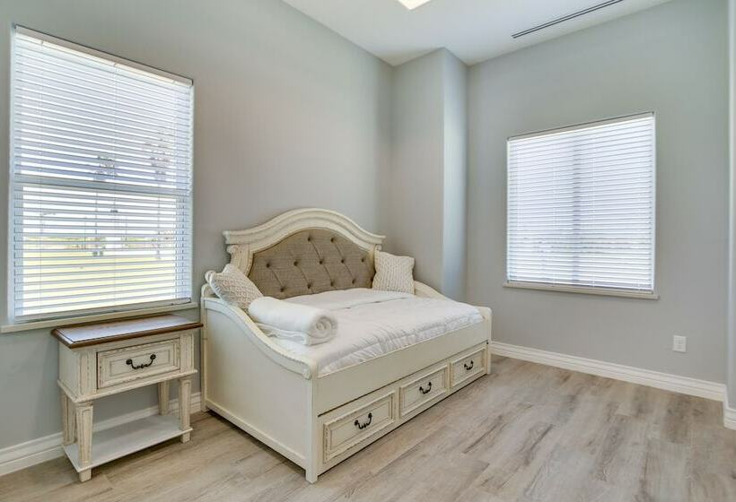 Picturesque Texas Gulf Coast Home In Port Isabel!