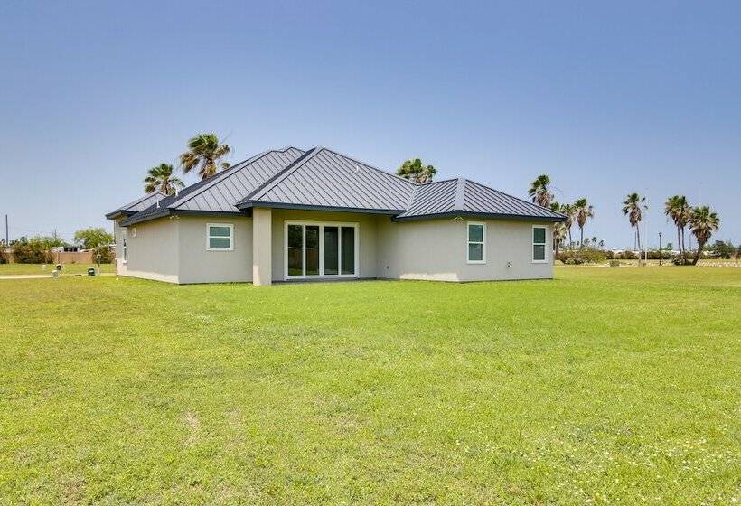 Picturesque Texas Gulf Coast Home In Port Isabel!