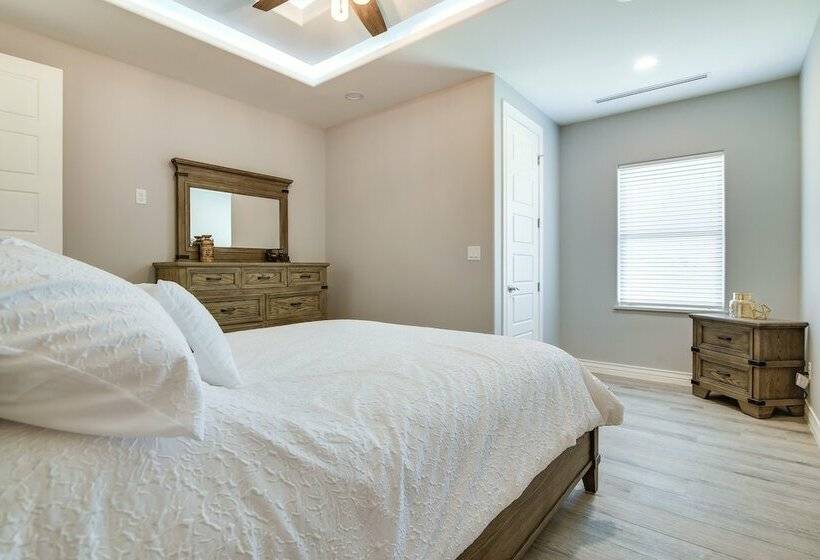 Picturesque Texas Gulf Coast Home In Port Isabel!