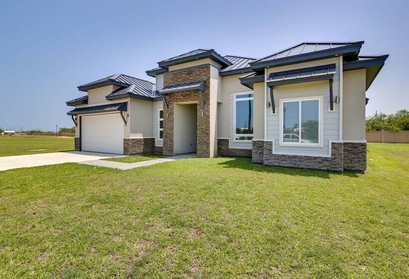 Picturesque Texas Gulf Coast Home In Port Isabel!
