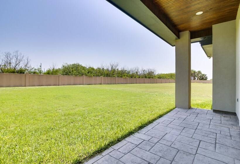 Picturesque Texas Gulf Coast Home In Port Isabel!