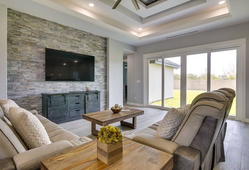 Picturesque Texas Gulf Coast Home In Port Isabel!