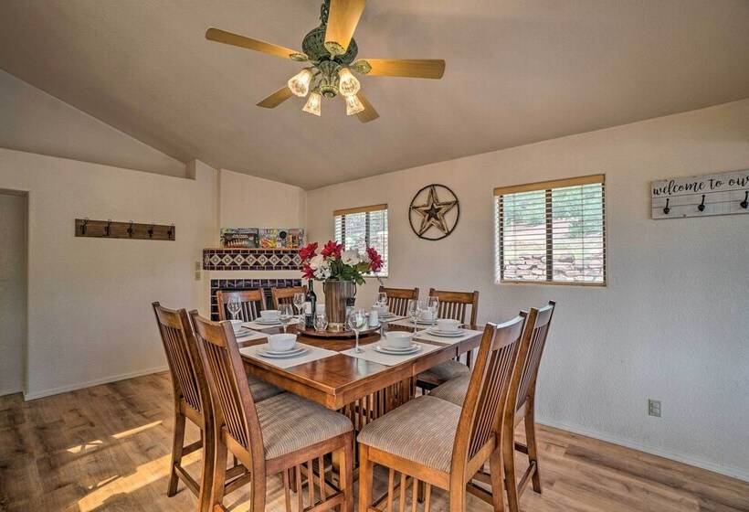 Cozy Pine Retreat W/ Private Hot Tub & Views