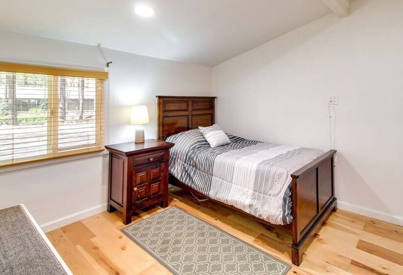 Pinetop Lakeside Cabin, Walk To Woodland Lake Park