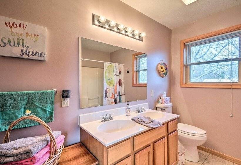 Walk To Pool & Lake: Albrightsville Vacation Home!