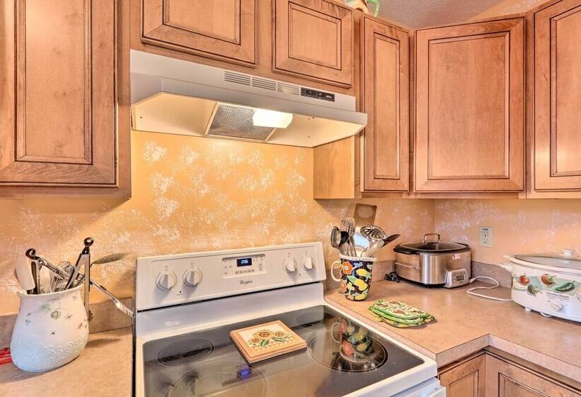 Walk To Pool & Lake: Albrightsville Vacation Home!