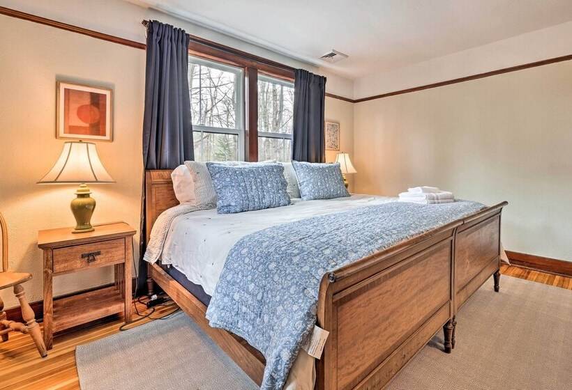 Pocono Pines Family Home W/ Private Hot Tub!