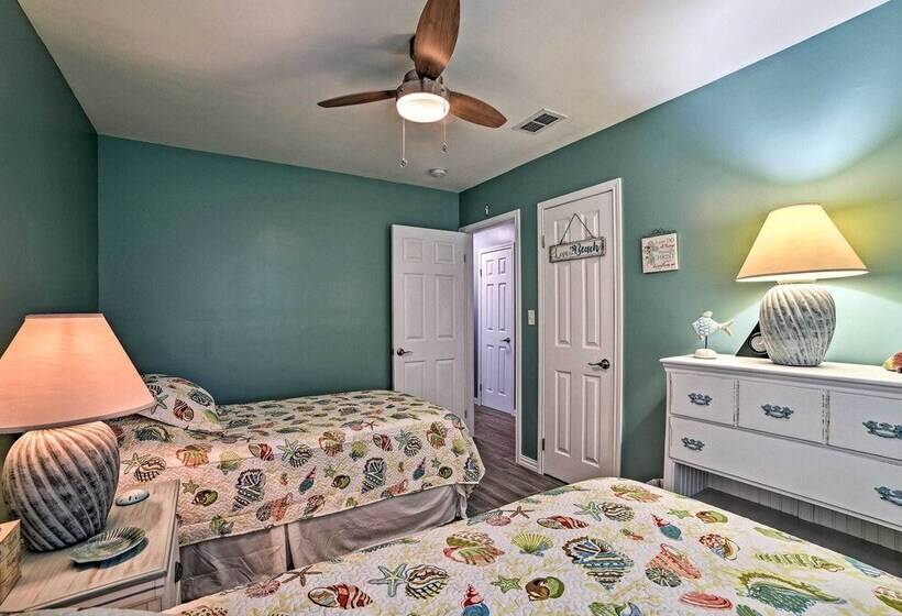 < 3 Mi To South Padre Beach: Port Isabel Home