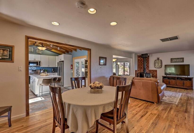 Prescott Cabin W/ Deck & Mtn Views: 4 Mi Downtown!