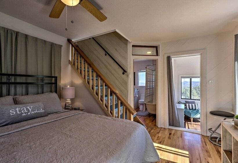 Prescott Cabin W/ Deck & Mtn Views: 4 Mi Downtown!