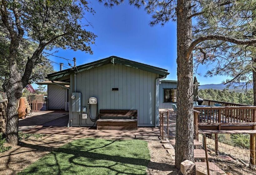 Prescott Cabin W/ Deck & Mtn Views: 4 Mi Downtown!