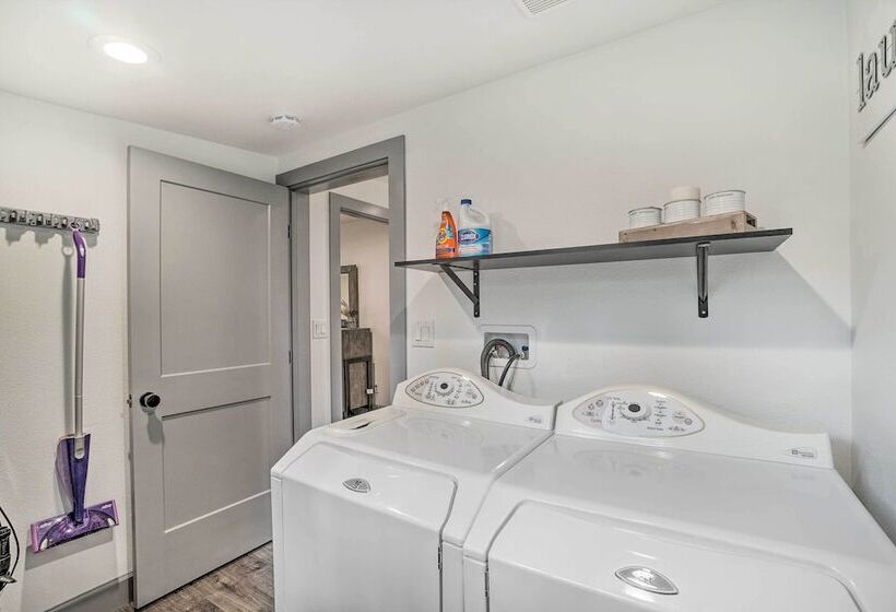 Prescott Retreat W/ Hot Tub ~ 3 Mi To Dtwn!